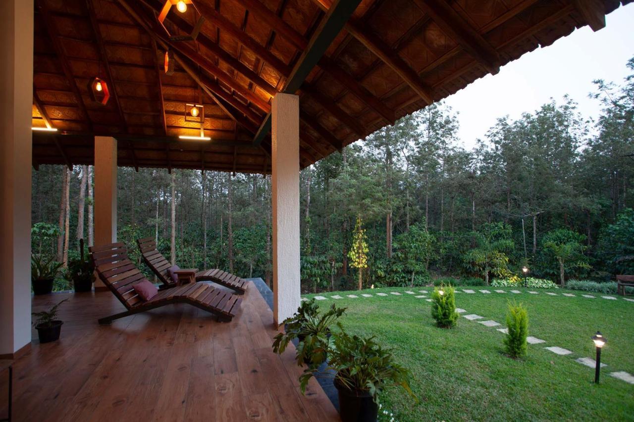 Stayvista At Cedar - Strelitzia 2Bhk With Breakfast And Jacuzzi Chikmagalūr Eksteriør billede